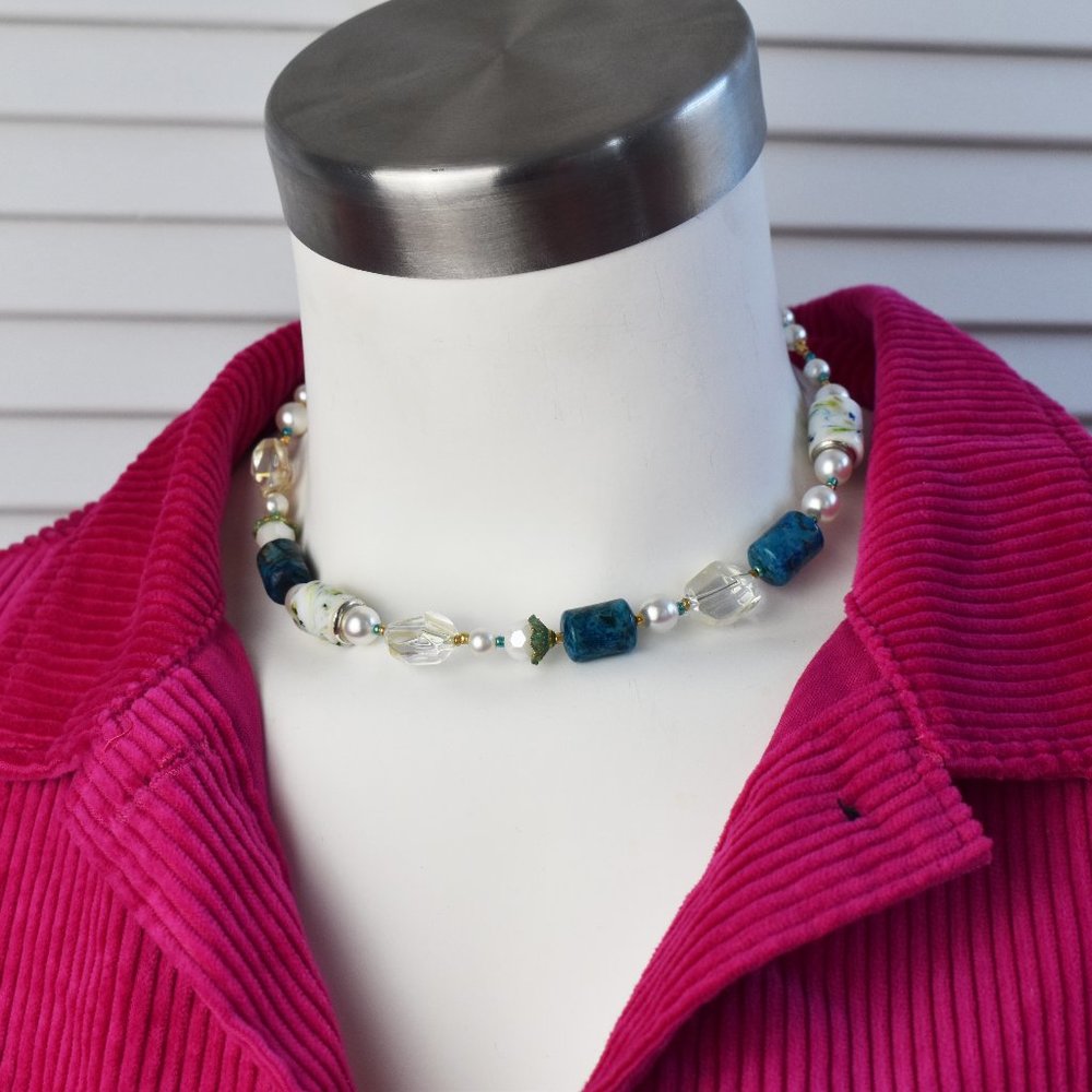 Colorful multi beads and pearl choker necklace, handmade y2k jewelry - Picture 4 of 12